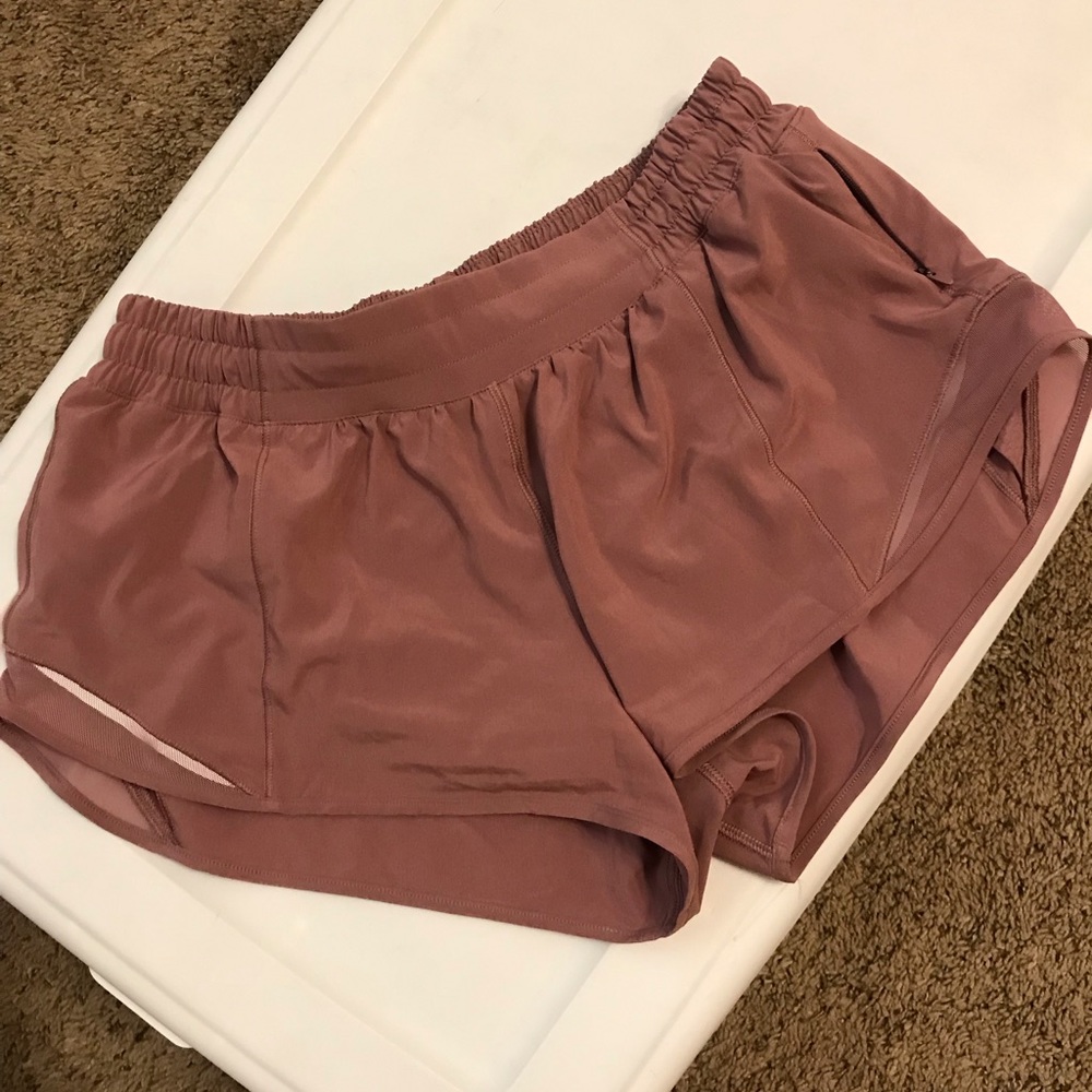 Lululemon Hotty Hot Shorts II 2.5